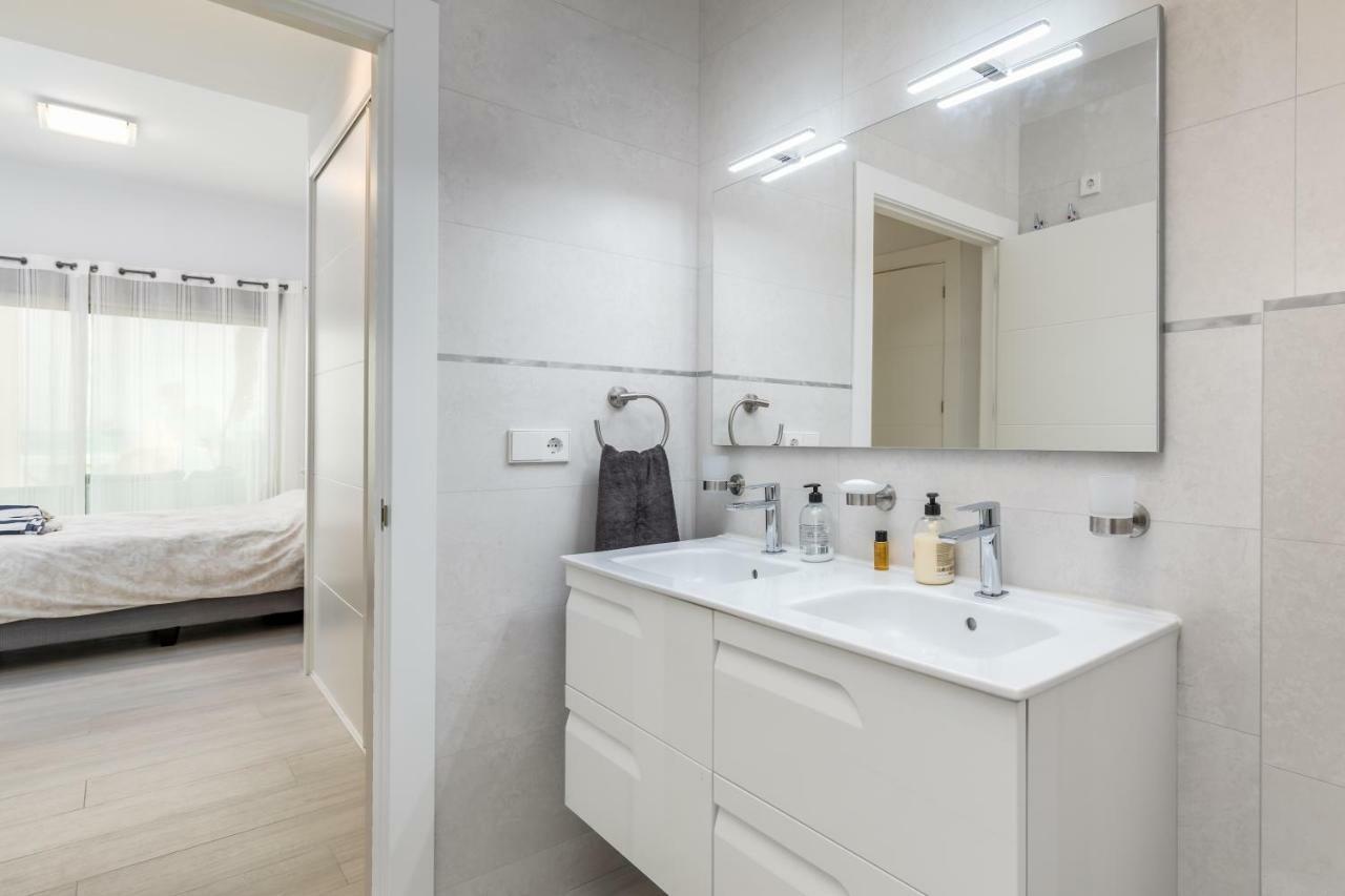 Luxury Beach Front Apartment With Pool Valencie Exteriér fotografie